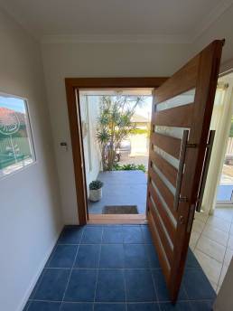 Pivot-Door-Installation