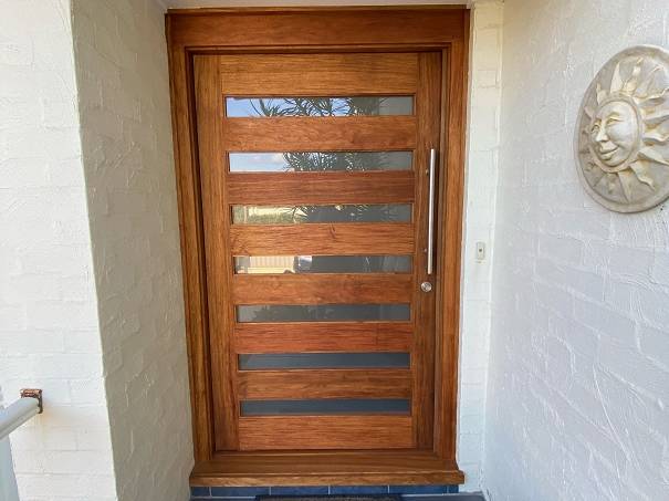 Pivot-Door-Installation